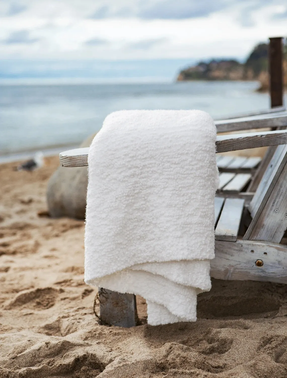 Barefoot Dreams - Boucle Throw in Winter White