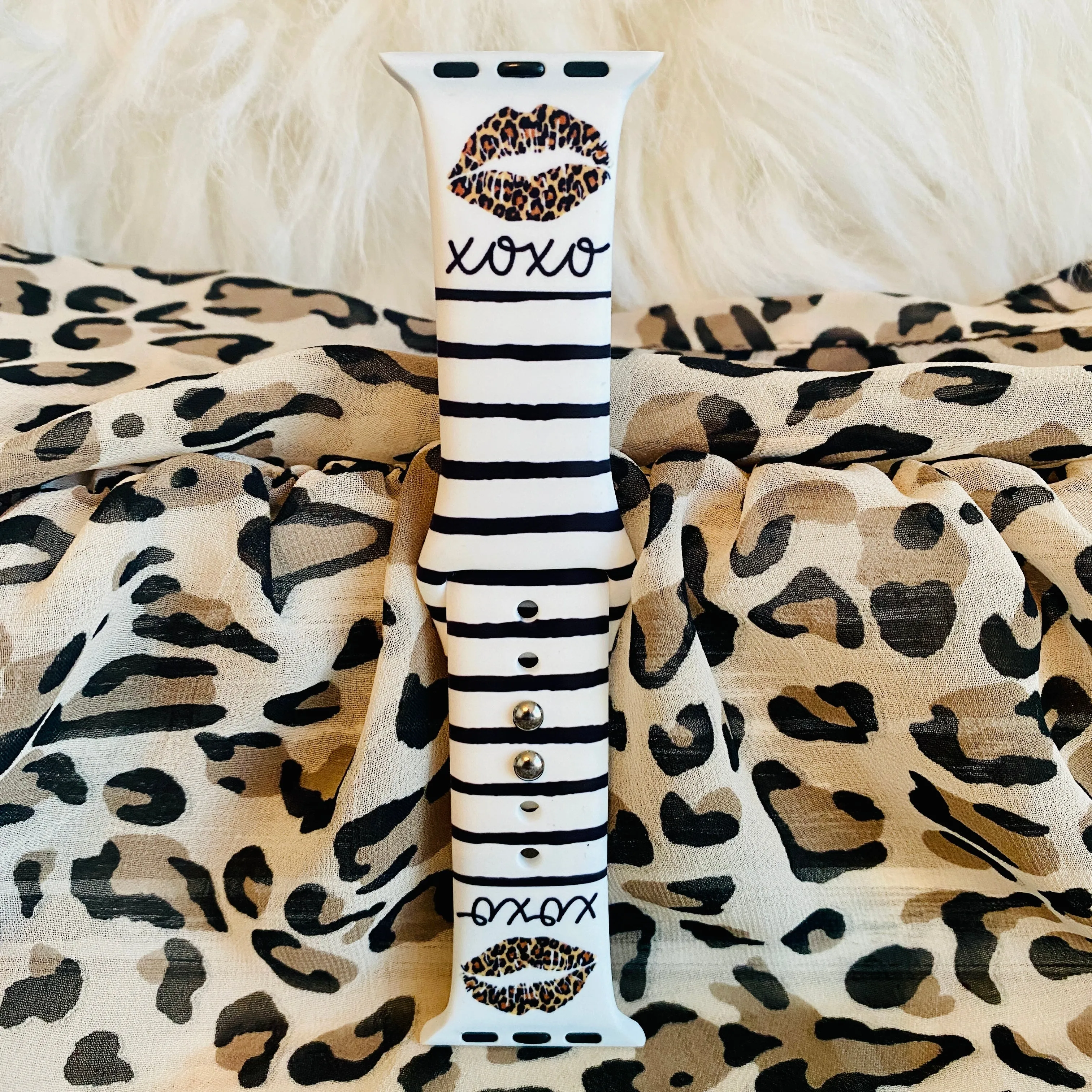 XOXO Leopard Kiss Print Silicone Band For Apple Watch